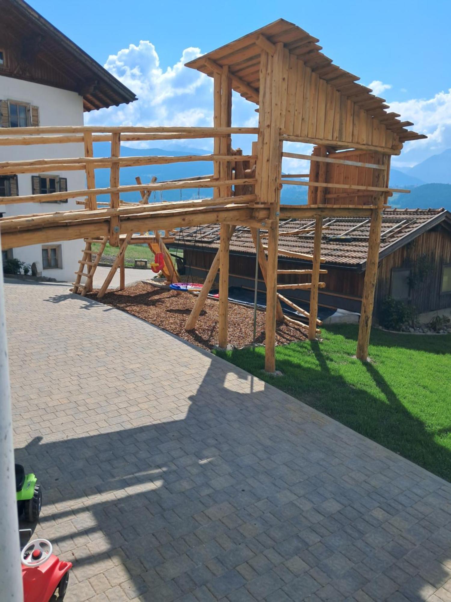 Schweiggerhof -Agriturismo- Farm Holidays Villandro Exterior foto